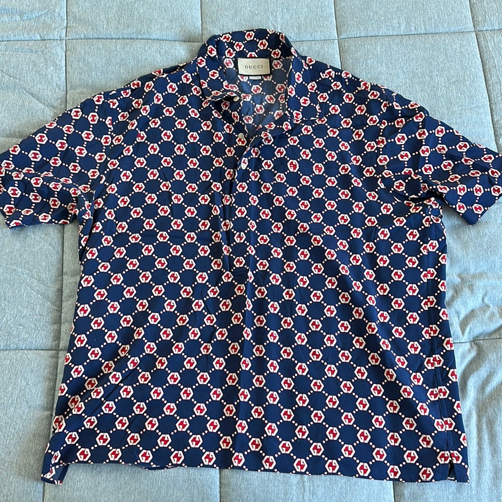 Gucci silk like button down shirt